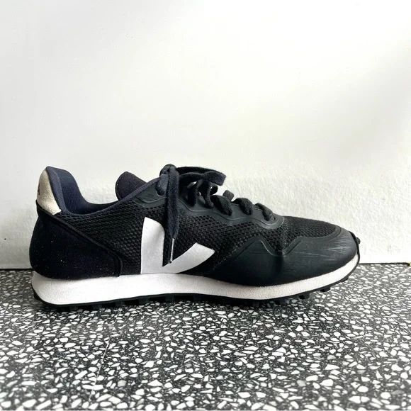 Veja Black and White Sneakers - Picture 5 of 12